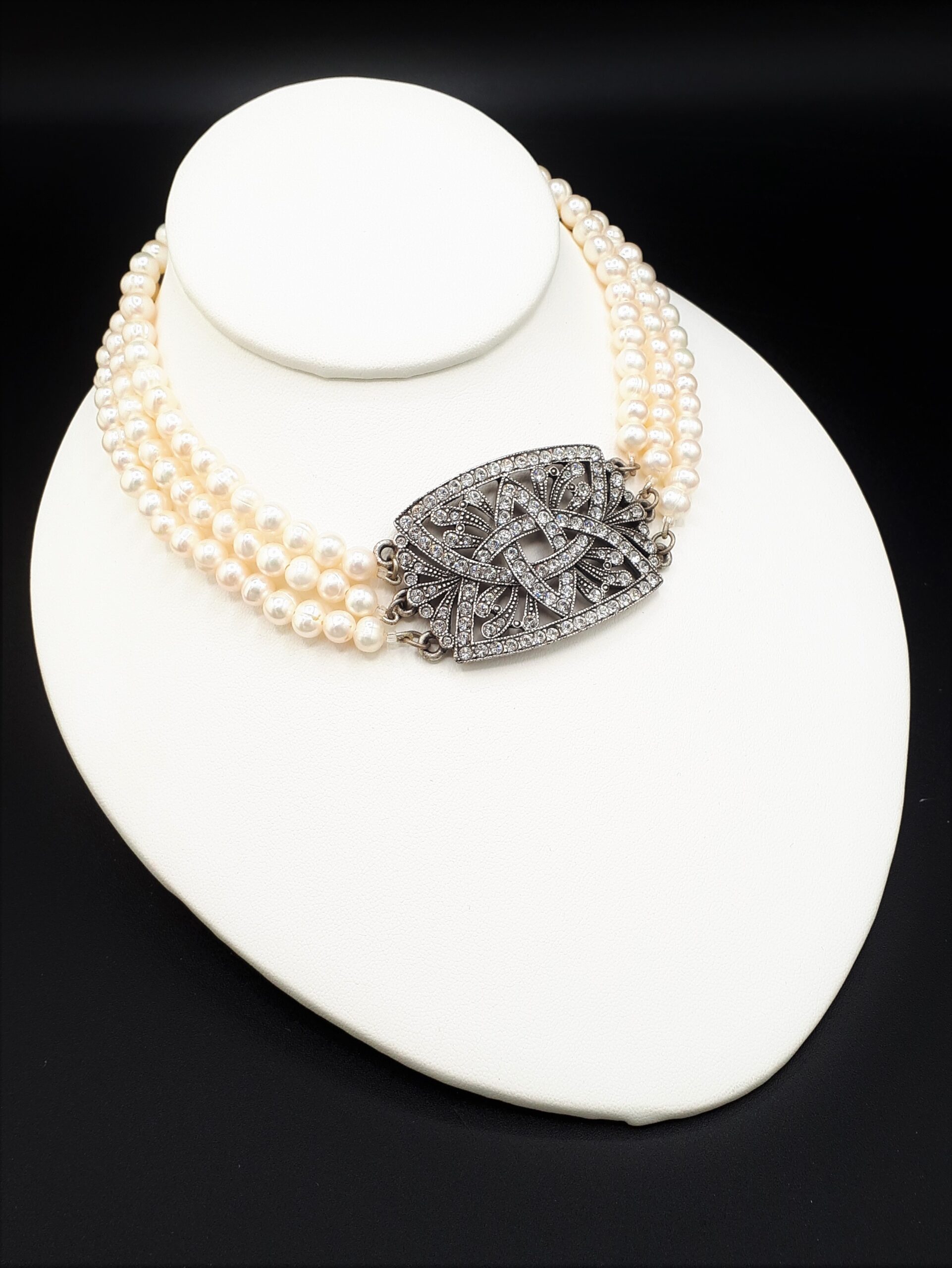 Christina Choker - Image 2