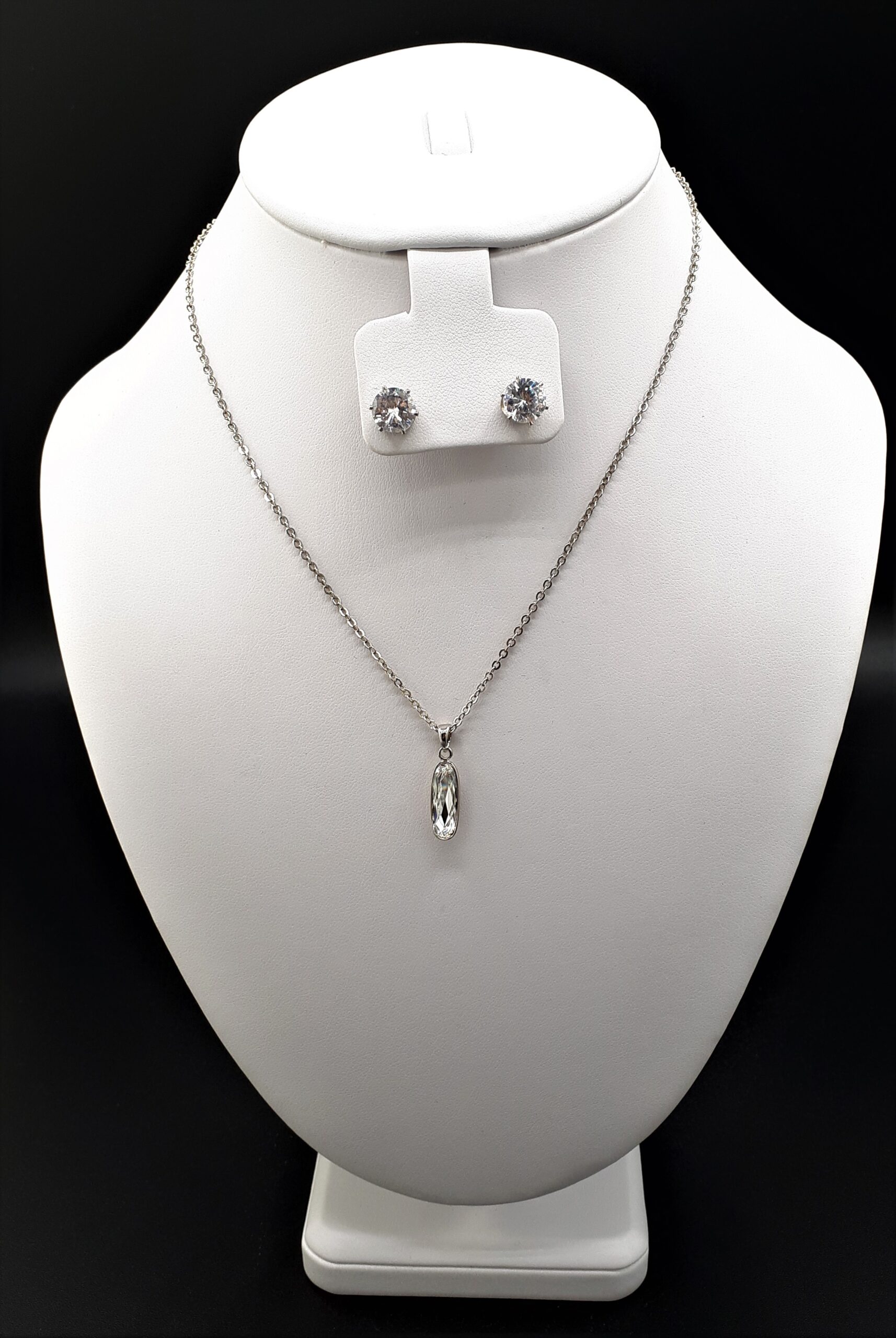 Crystal Elongated Oval Necklet